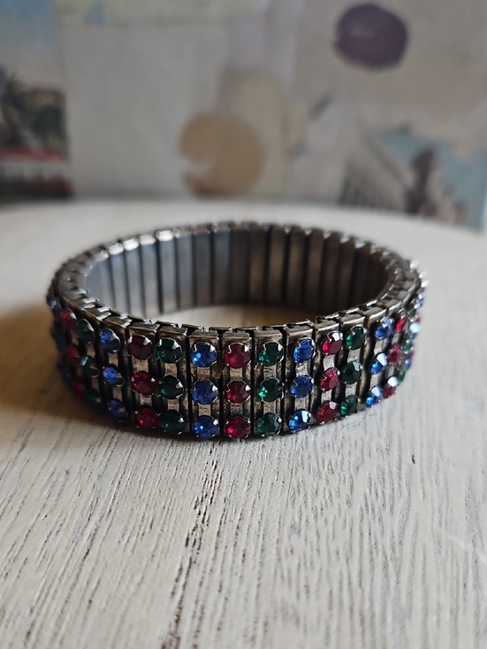 Vintage Jewelry - Vintage Expansion Bracelet with Red Blue and Green Rhinestones